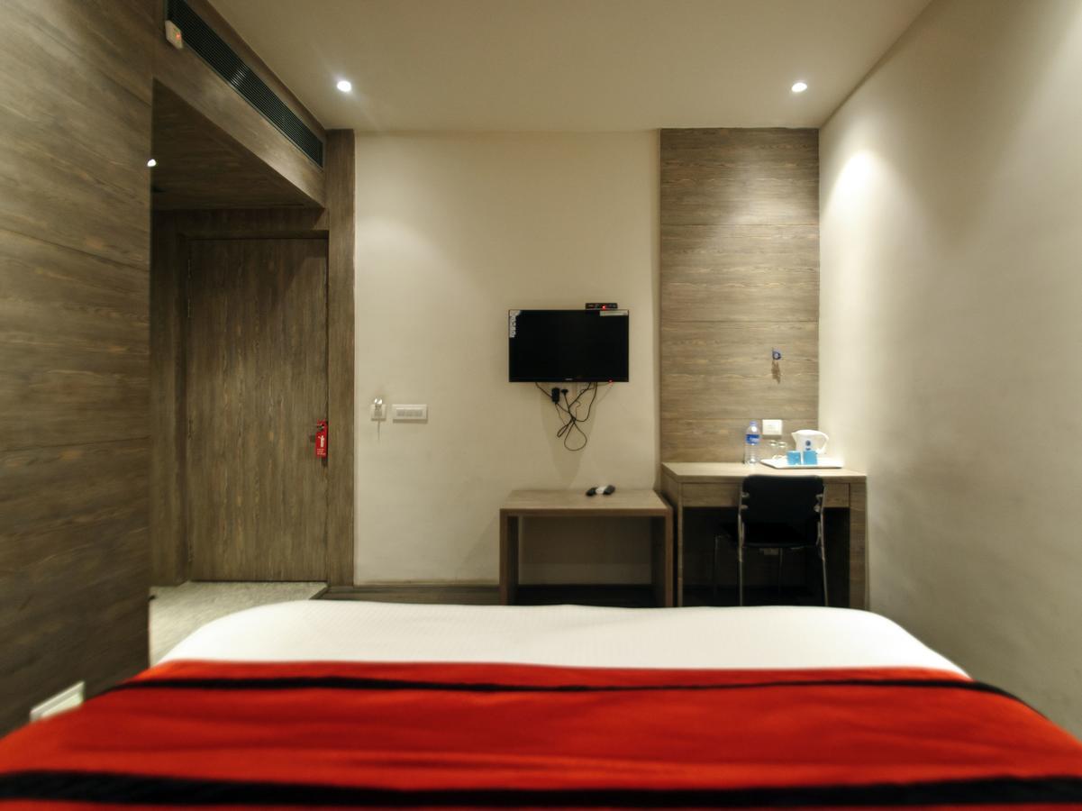 Oyo 8628 Blue Oceans Hotels & Resorts Ченнаи Экстерьер фото
